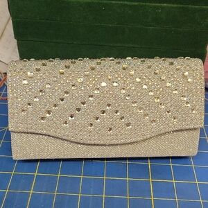 Elegant Silver Clutch Bag 8x4x2
